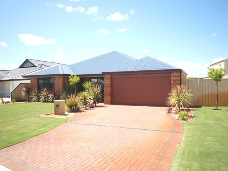 32 Moombaki Avenue, Bertram WA 6167