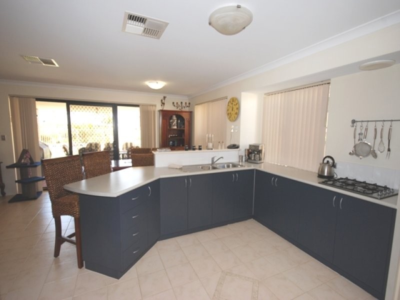 32 Moombaki Avenue, Bertram WA 6167
