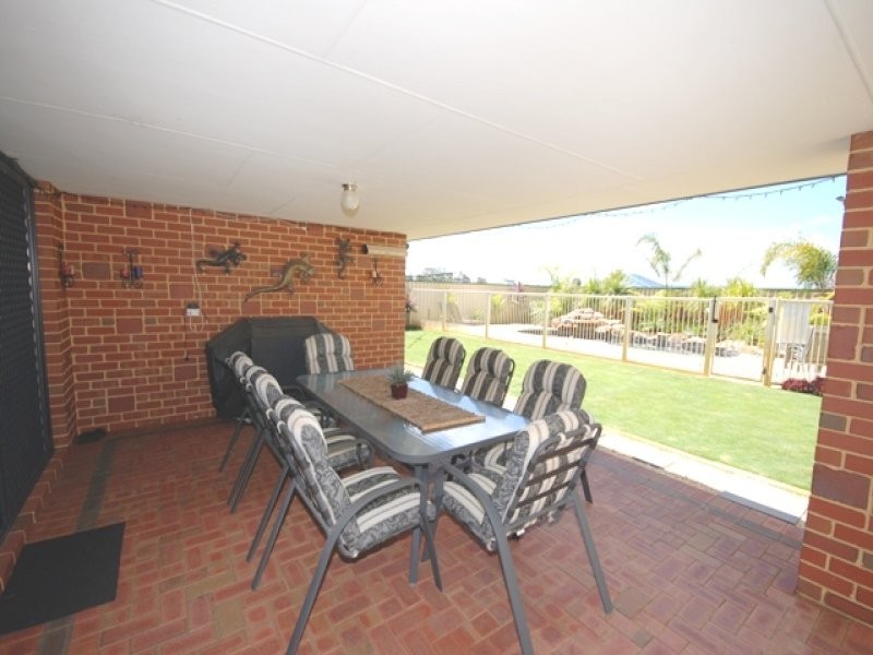 32 Moombaki Avenue, Bertram WA 6167