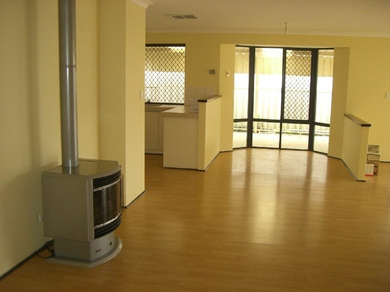 20 Walmer Place, Orelia WA 6167