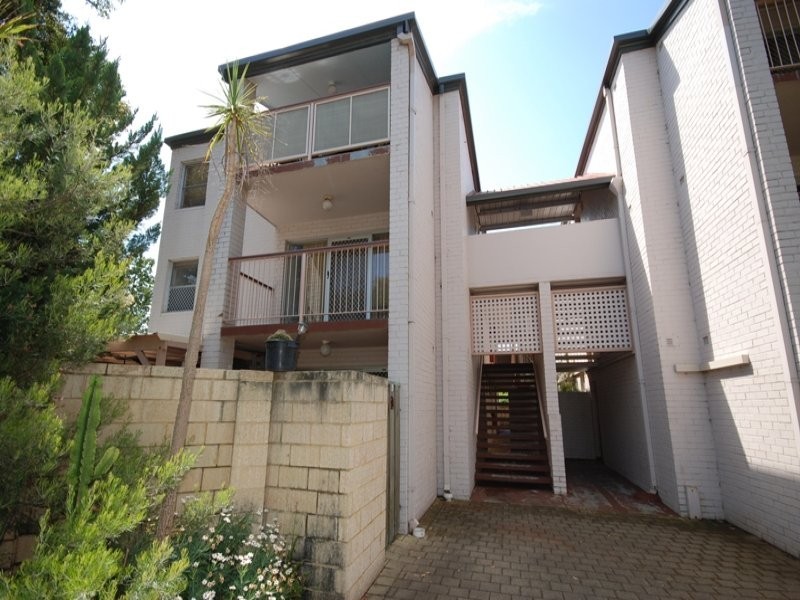 6/2 Pengilly Road, Orelia WA 6167