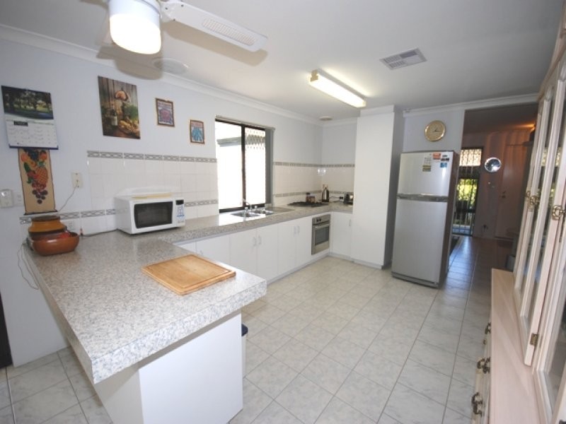 2 Murry Mews, Leda WA 6170