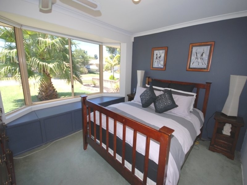 2 Dalaroo Court, Cooloongup WA 6168