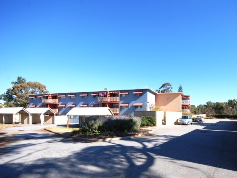 15/21 Disney Road, Parmelia WA 6167