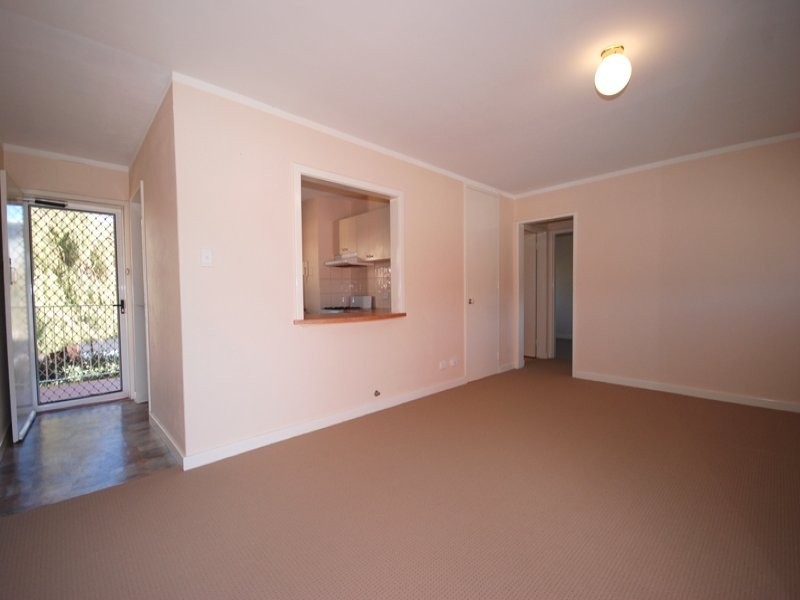 15/21 Disney Road, Parmelia WA 6167