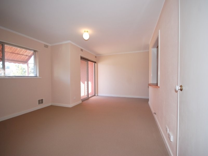 15/21 Disney Road, Parmelia WA 6167