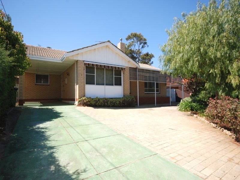 6 Burke Place, Orelia WA 6167