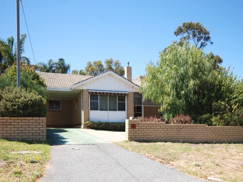 6 Burke Place, Orelia WA 6167