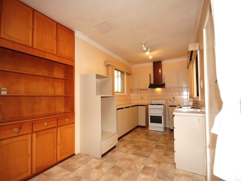 6 Burke Place, Orelia WA 6167