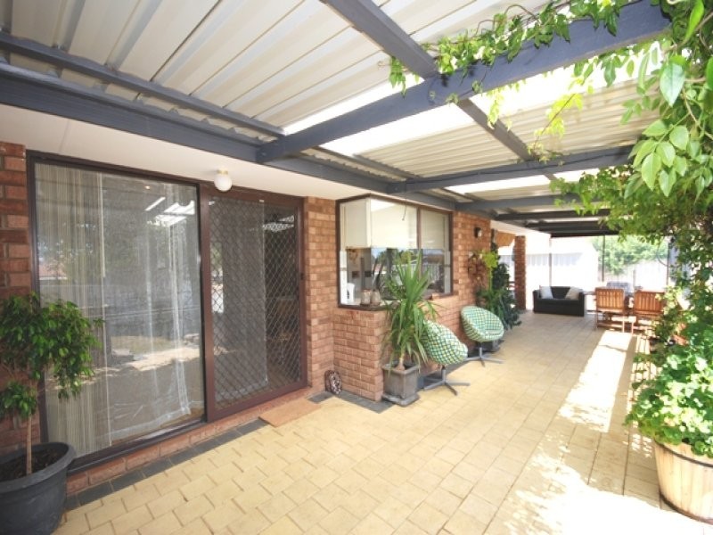 71 Corring Way, Parmelia WA 6167