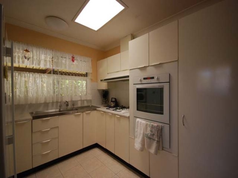 11 Milton Place, Orelia WA 6167