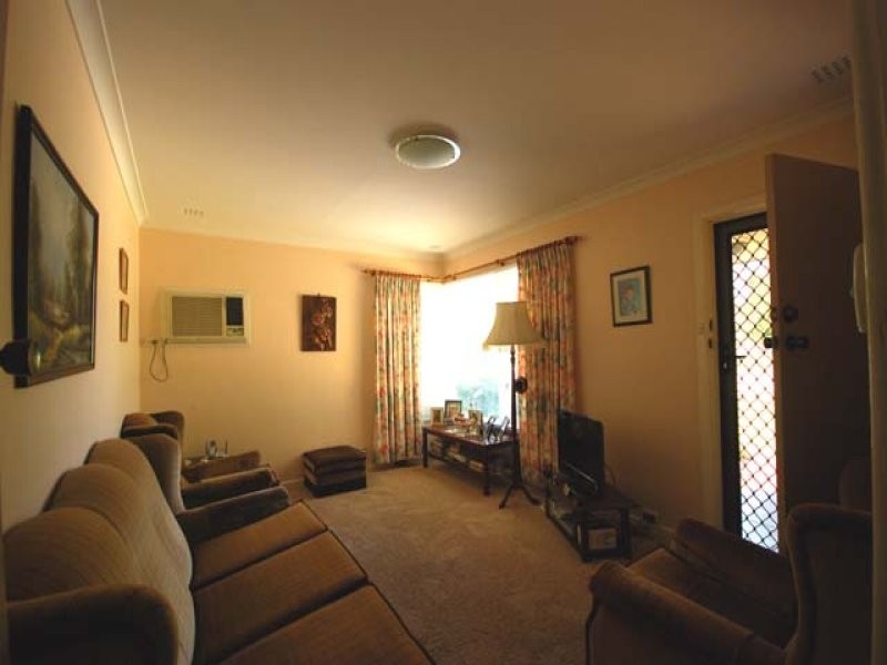 11 Milton Place, Orelia WA 6167