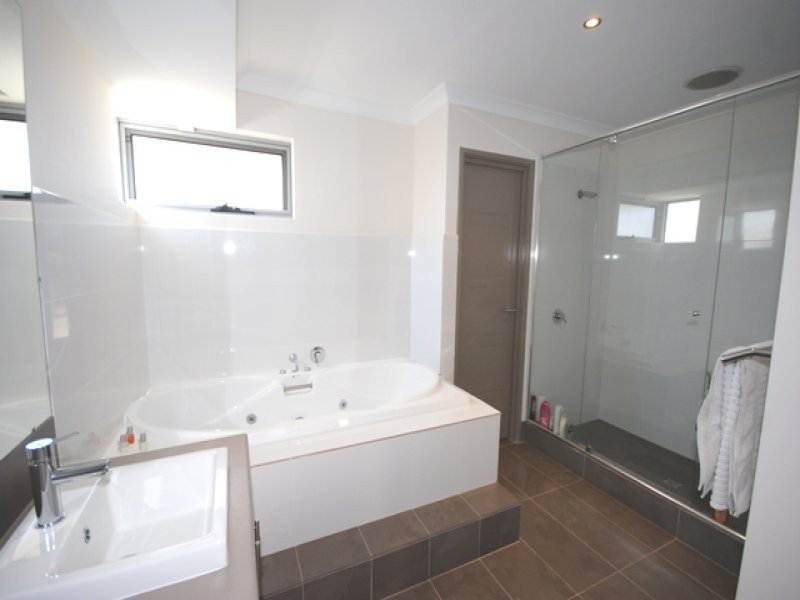 31 Glastonbury Street, Leda WA 6170