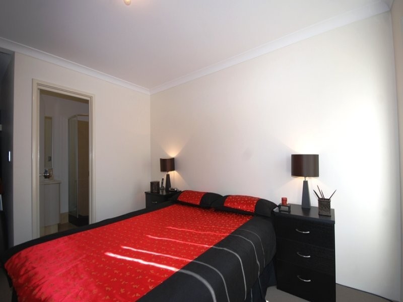 10 Thaxted Street, Wellard WA 6170