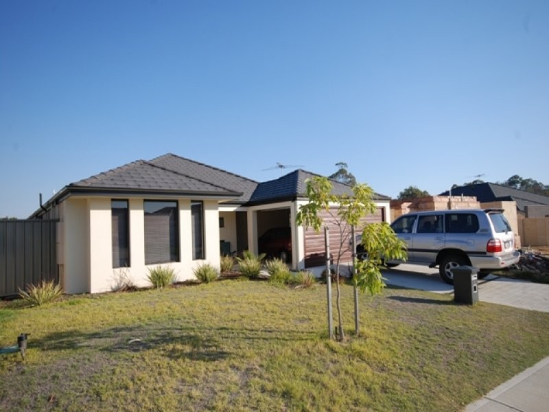 5 Glastonbury Street, Leda WA 6170