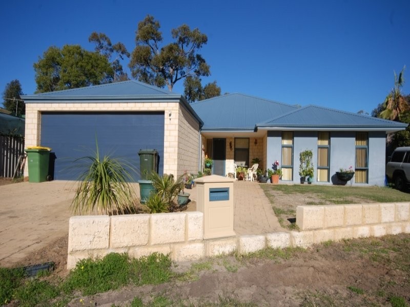 16 Gellibrand Road, Orelia WA 6167