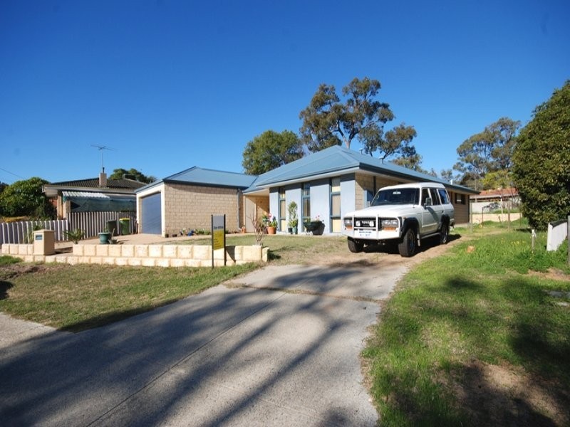 16 Gellibrand Road, Orelia WA 6167