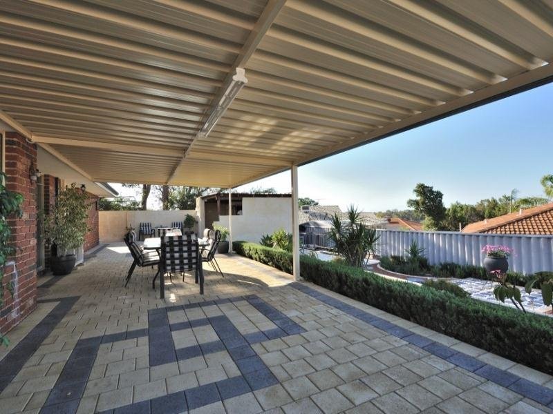 21 Camfield Loop, Parmelia WA 6167