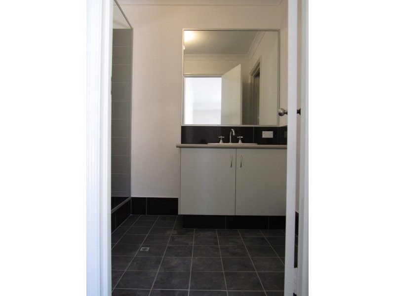 21 Shannon Pass, Bertram WA 6167