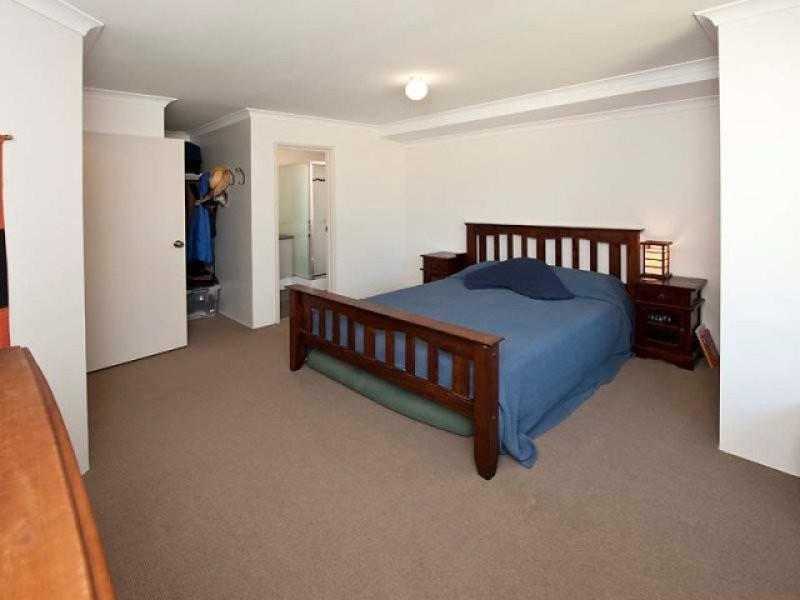 216 Runnymede Gate, Leda WA 6170