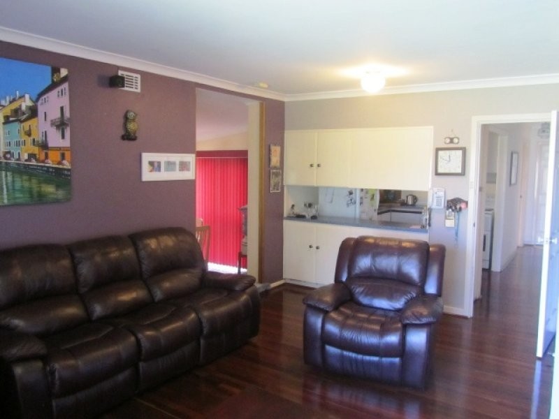 3 Milton Place, Orelia WA 6167