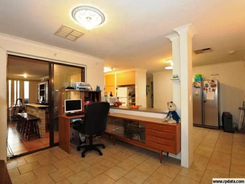 7 Hoyton Place, Parmelia WA 6167