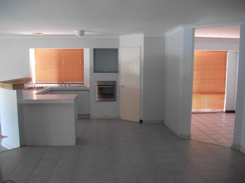 38 Porter Gardens, Leda WA 6170