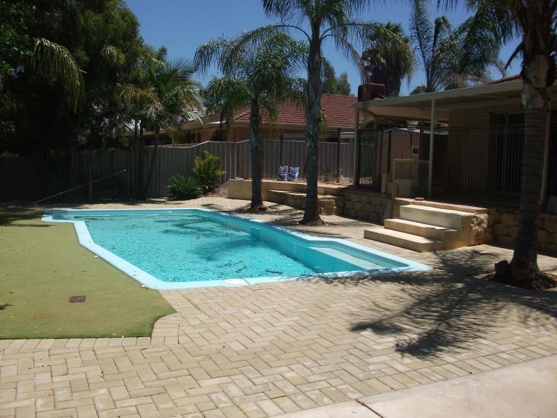 38 Porter Gardens, Leda WA 6170