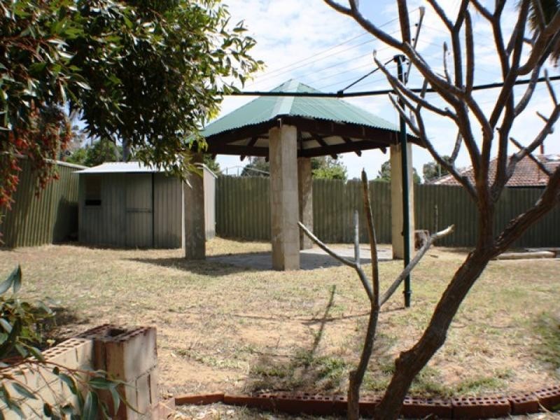 40 Sulphur Road, Parmelia WA 6167