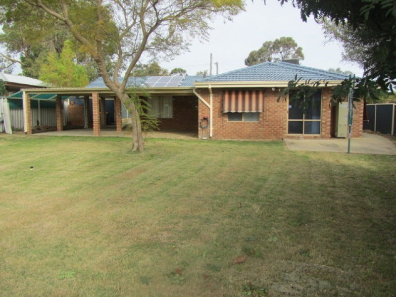 9 Tristram Gardens, Parmelia WA 6167