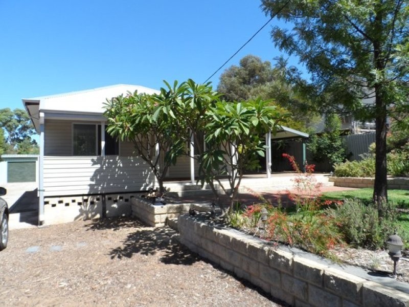 26 Hoyle Road, Medina WA 6167