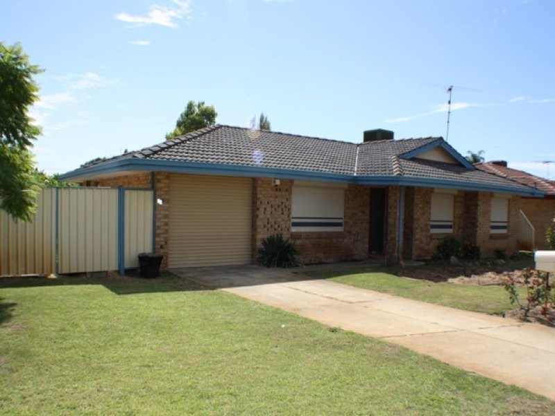 36 Simmons Loop, Parmelia WA 6167