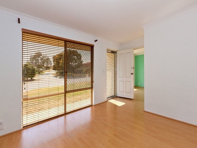 32 McNairn Cross, Leda WA 6170