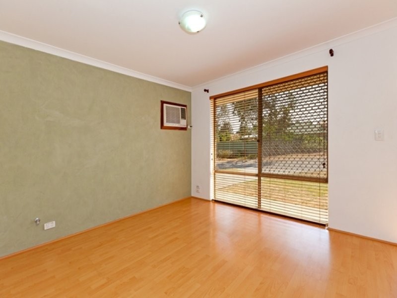 32 McNairn Cross, Leda WA 6170