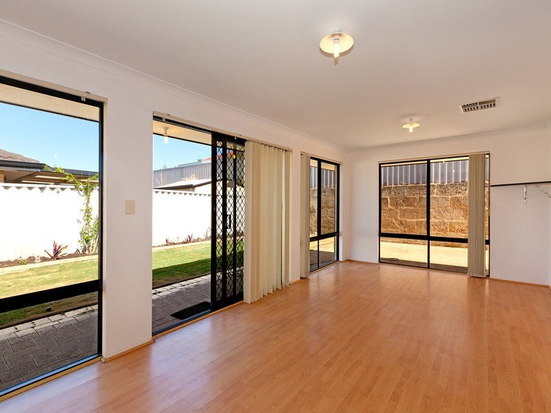 15 Liddington Rise, Leda WA 6170