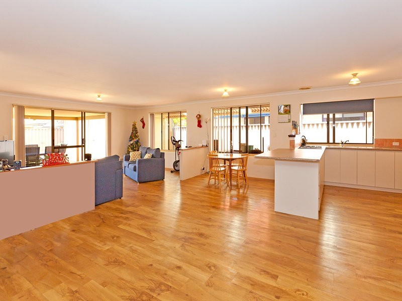 92 Montoro Drive, Port Kennedy WA 6172