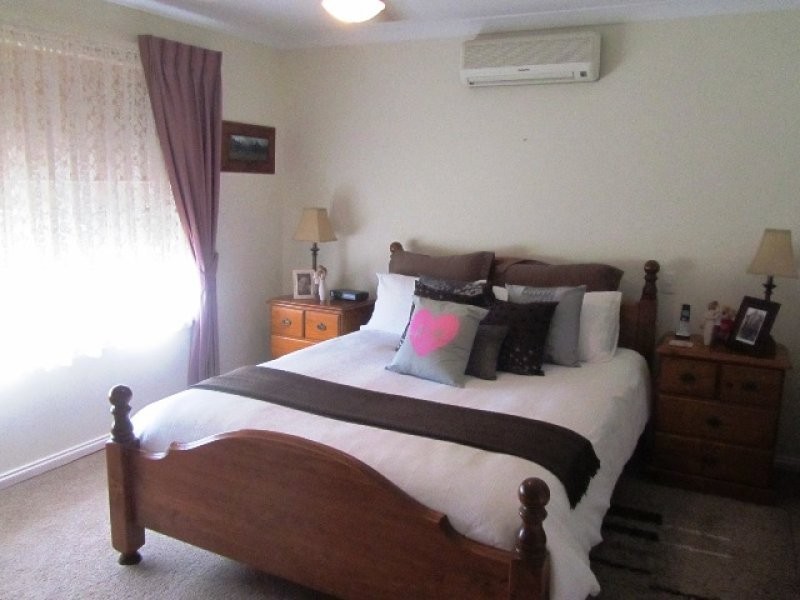 31 Roscommon Crescent, Orelia WA 6167