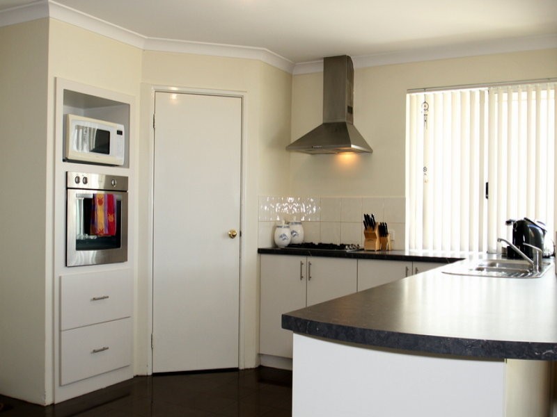 13 Ringwood Loop, Wellard WA 6170