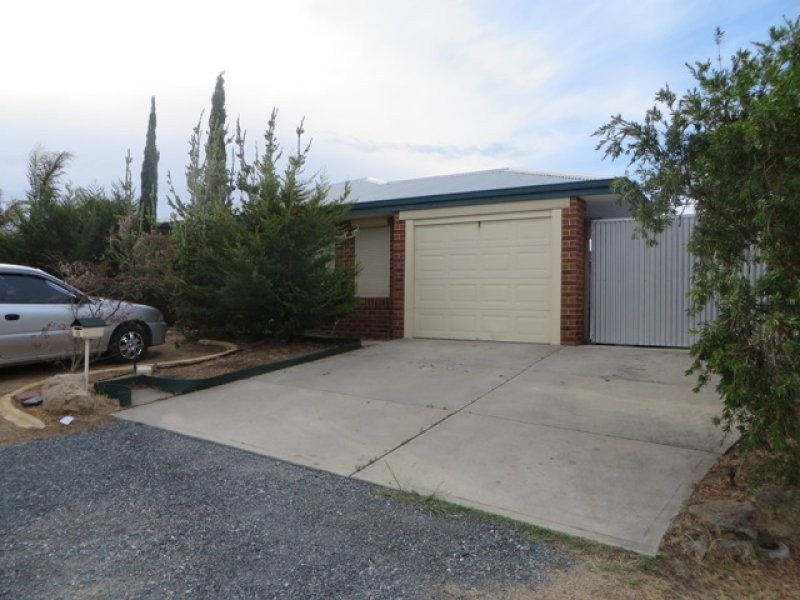 12 Hueston Lookout, Leda WA 6170
