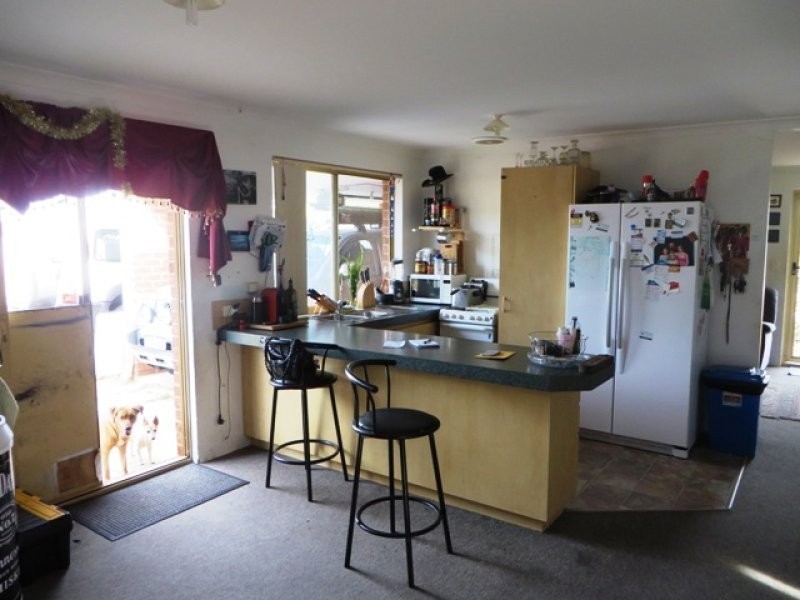 12 Hueston Lookout, Leda WA 6170