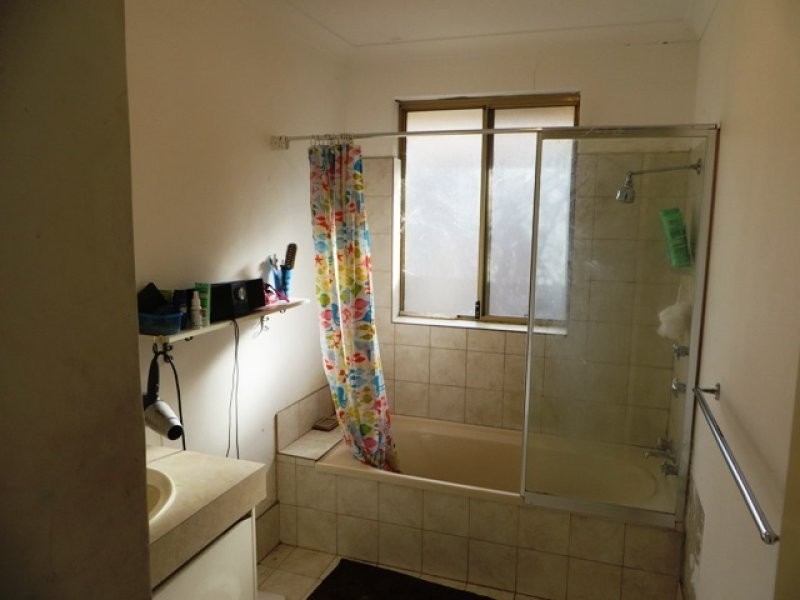 12 Hueston Lookout, Leda WA 6170