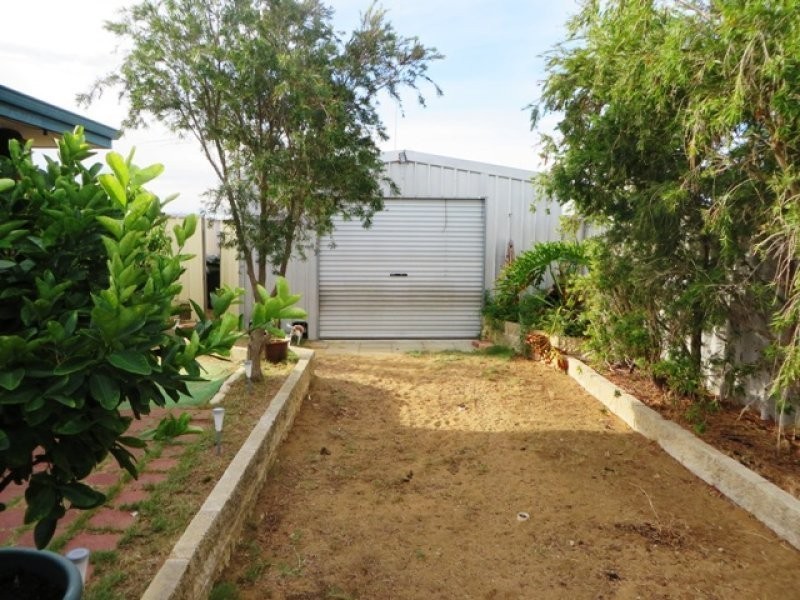 12 Hueston Lookout, Leda WA 6170