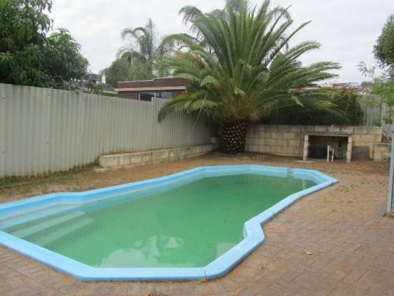 20 Tanson Road, Parmelia WA 6167