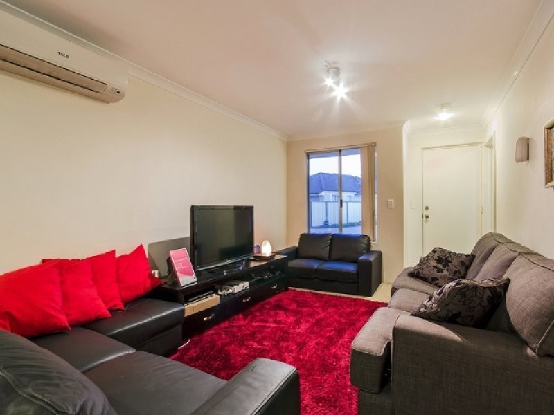 7/55 Moreton Crescent, Warnbro WA 6169