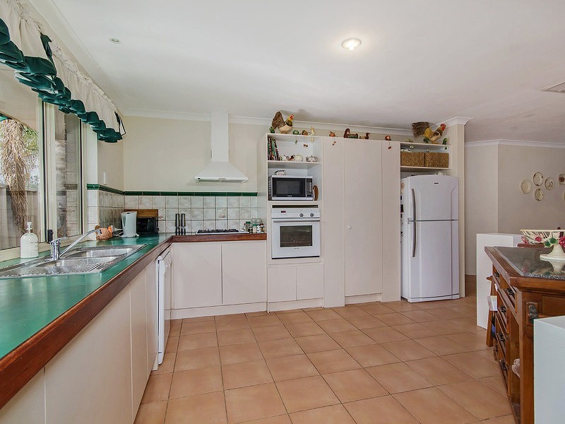 76 Nottingham Parkway, Orelia WA 6167