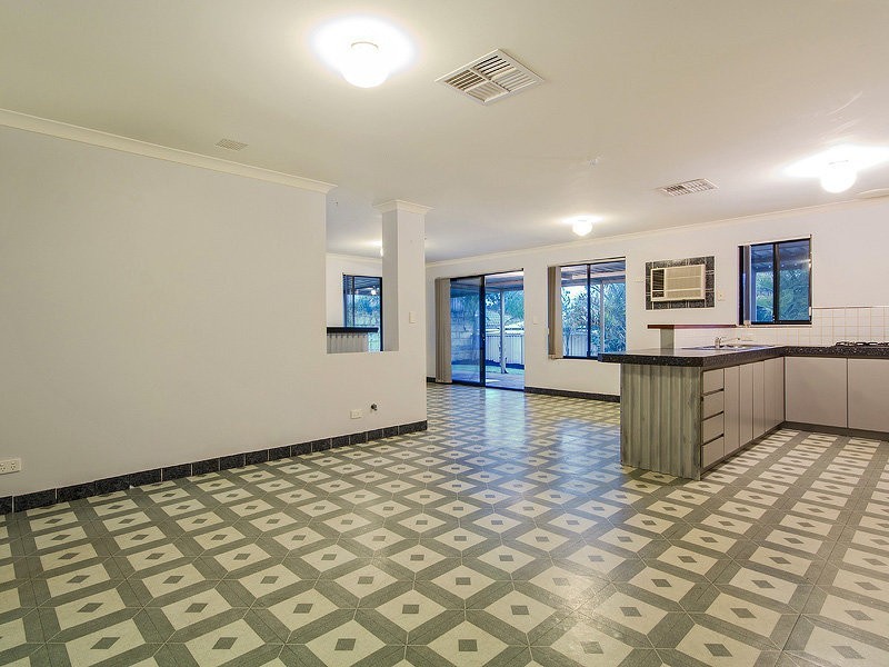 74 Nottingham Parkway, Orelia WA 6167