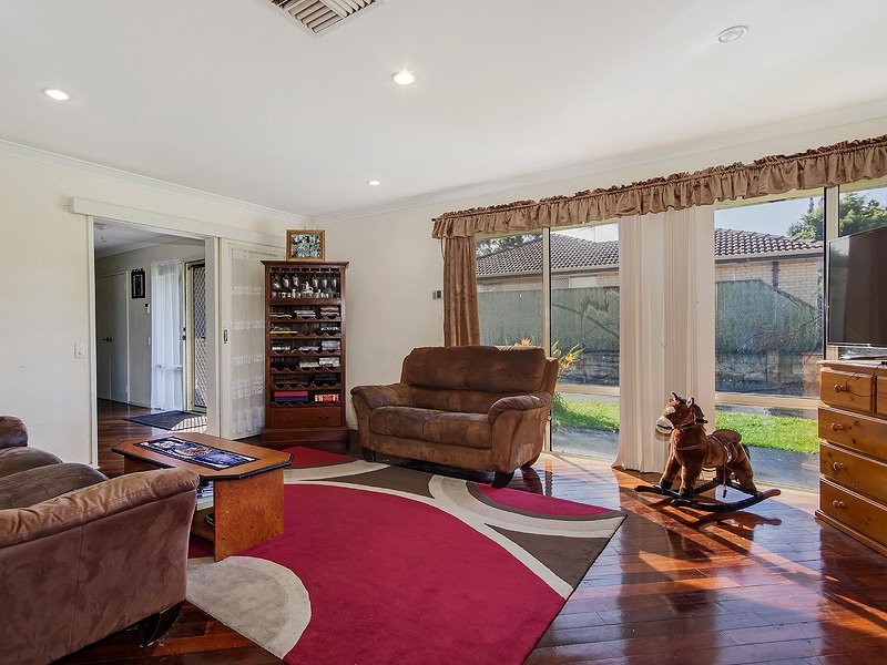 35 Sulphur Road, Orelia WA 6167