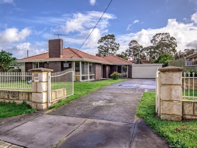 35 Sulphur Road, Orelia WA 6167