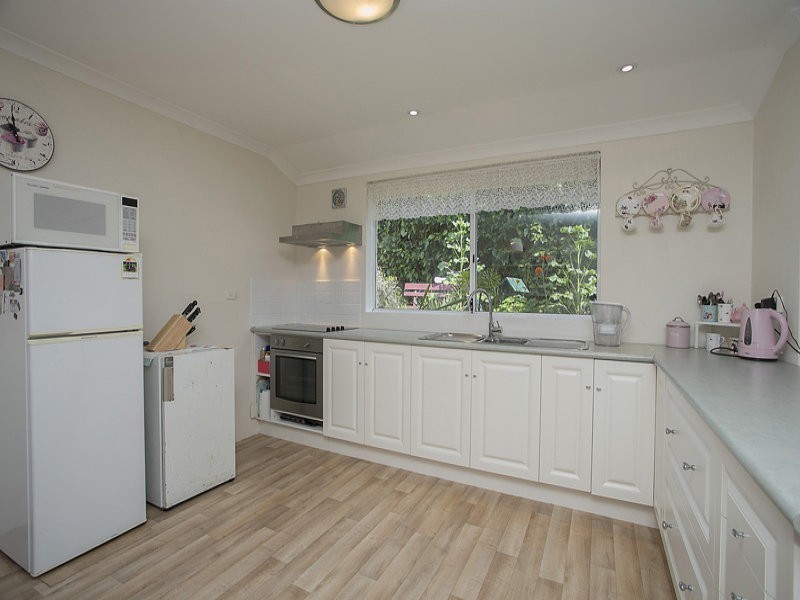 2/21a Walgreen Crescent, Calista WA 6167