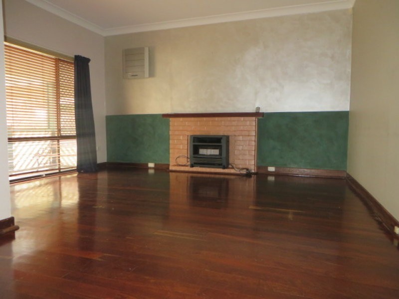 39 Pace Road, Medina WA 6167